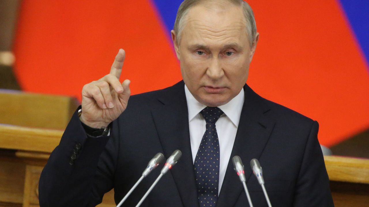 Putinowi trzeba postawić jasną granicę. A "świat milczy, nie będzie retorsji"