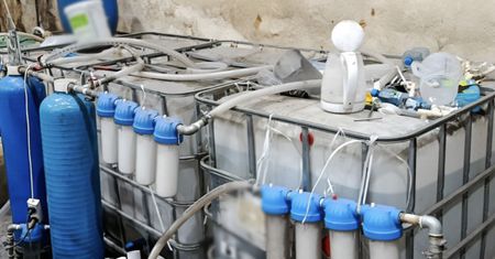 Bimbrownia zlikwidowana. Wykryli tysiące litrów nielegalnego alkoholu