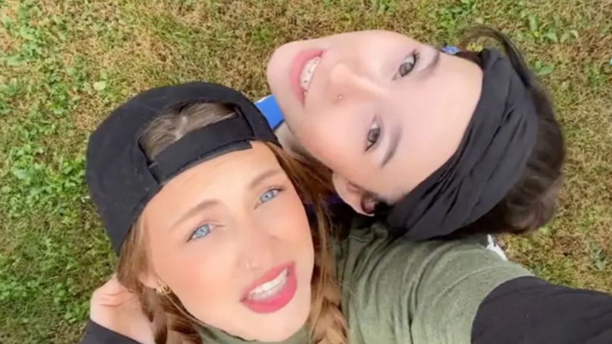 21-latka jest matką dla 15-latki. Wyjaśnienie jest wzruszające