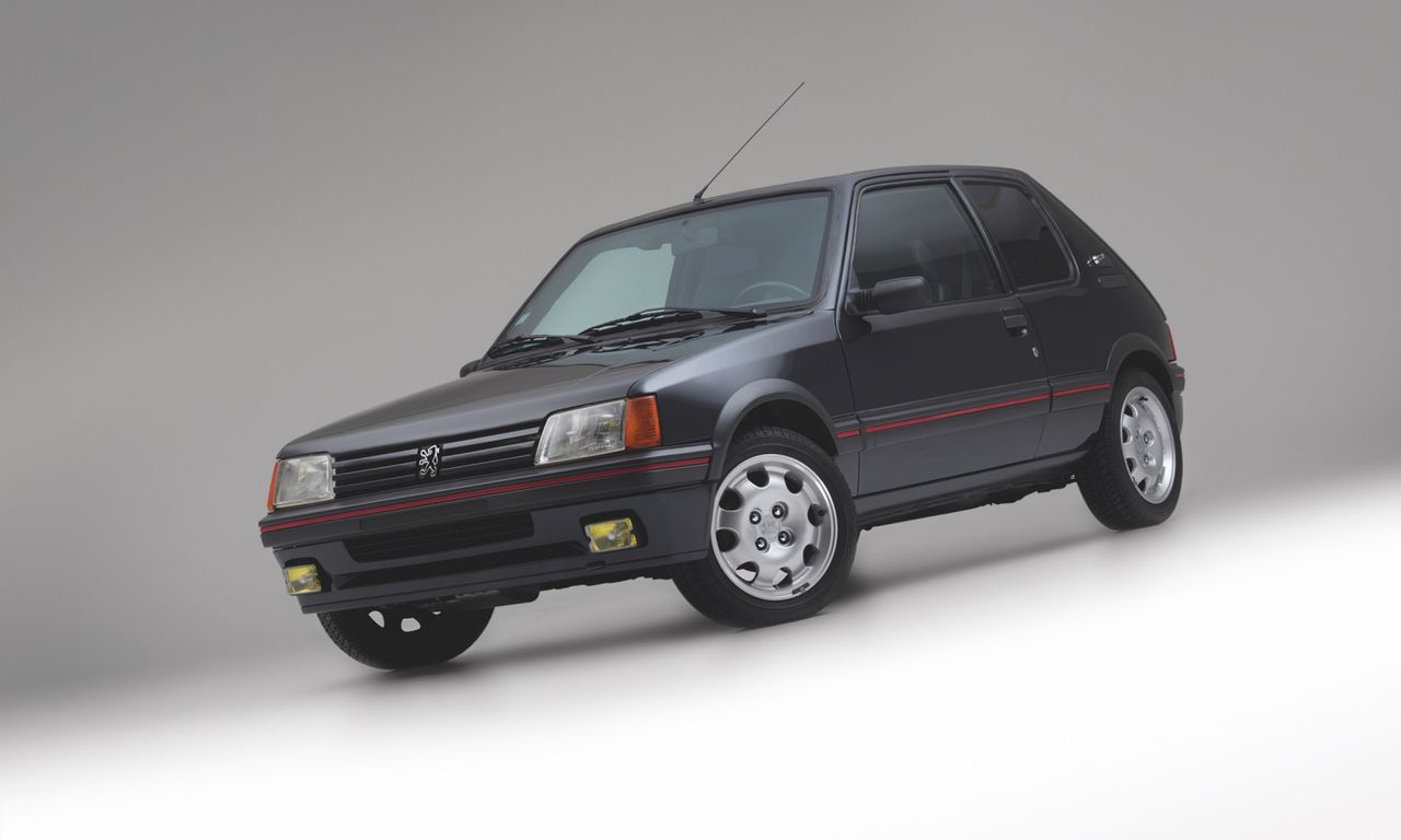 205 GTI miał pod maską 1,9-litrowy silnik.