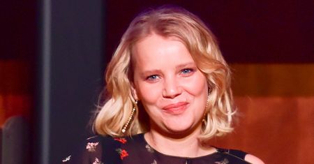 Joanna Kulig w Warszawie. Zrobiła sobie zdjęcie pod billboardem serialu "The Eddy"