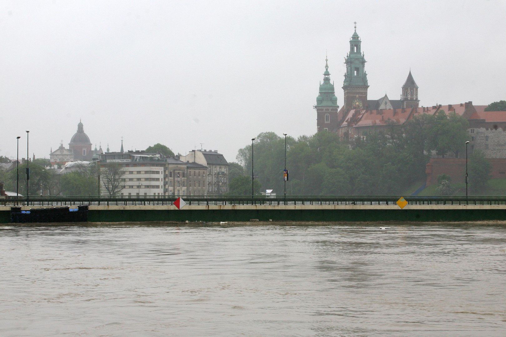 18 maja 2010 - widoczny poziom Wisły, sięgający niemal 10 metrów! 