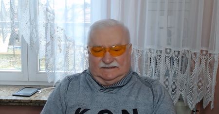 "Orędzie" Wałęsy na Facebooku. Duda na celowniku