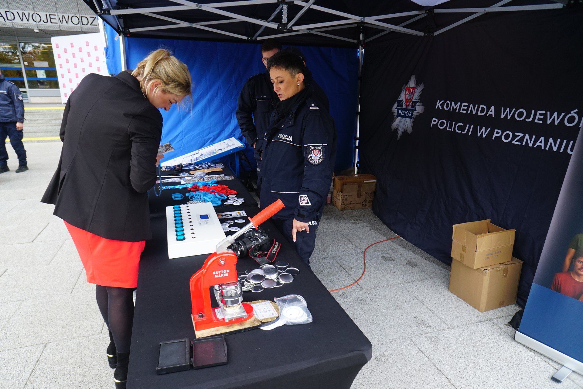 Policjanci z Poznania uczyli jak nie paść ofiarą handlu ludźmi