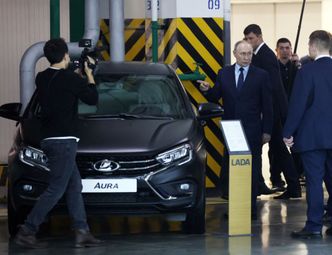 Tego kryzysu już się nie da w Rosji ukryć. Sprzedali jeden samochód