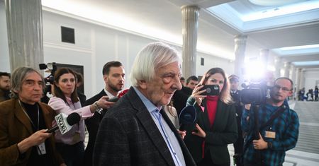 Zdjęcie z TVP obiegło sieć. Terlecki zabrał głos