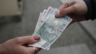 Sekretarz starostwa w Łomży zatrzymana. Osiem zarzutów, w tym fałszowanie dokumentów