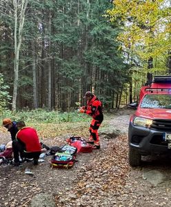 Mężczyzna zasłabł na szlaku. Turyści rzucili się do pomocy