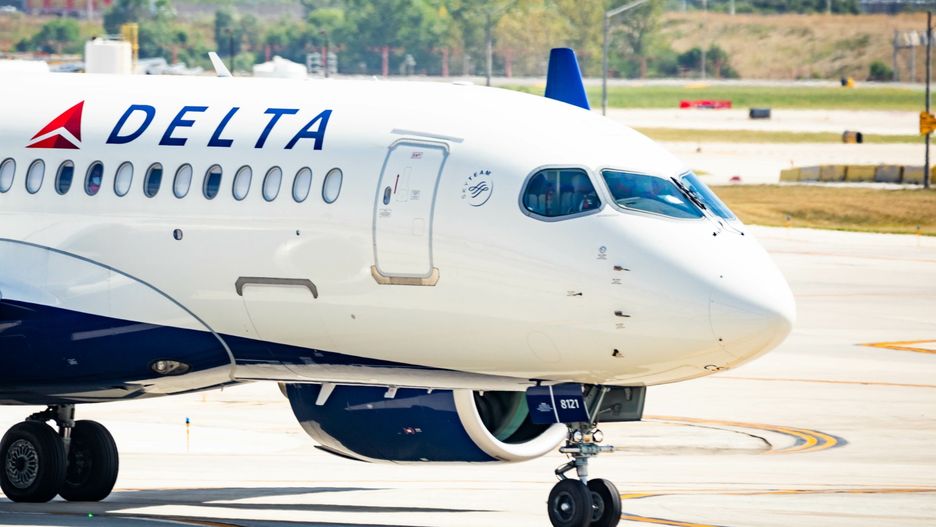 Pilot wchodził do kokpitu przez okno 