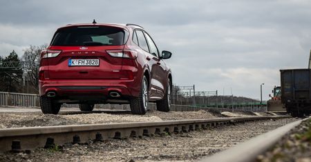 Pierwsza jazda: Ford Kuga FHEV AWD - nowy gracz, który może zmienić rozkład sił wśród hybrydowych SUV-ów