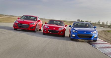 Tylnonapędowe starcie: Mazda MX-5 vs Hyundai Genesis Coupé vs Subaru BRZ