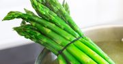Dodaj łyżeczkę do gotowania szparagów. Cała gorycz zniknie