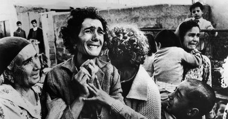 Rozpacz, którą Don McCullin uchwycił, zachowując się po ludzku