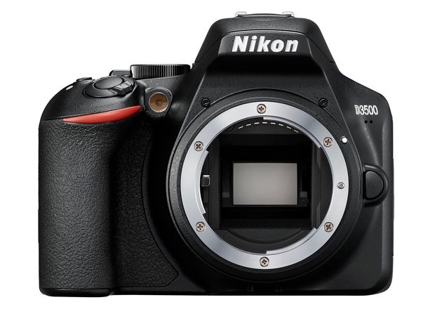 Nikon D3500 przód