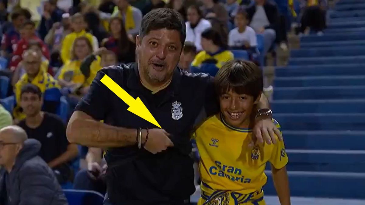 Kibic wybrał się na mecz w koszulkach dwóch klubów