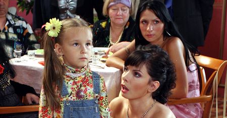 Pamiętacie Zuzię z serialu "Niania"? Czym dziś zajmuję się Emilia Stachurska?