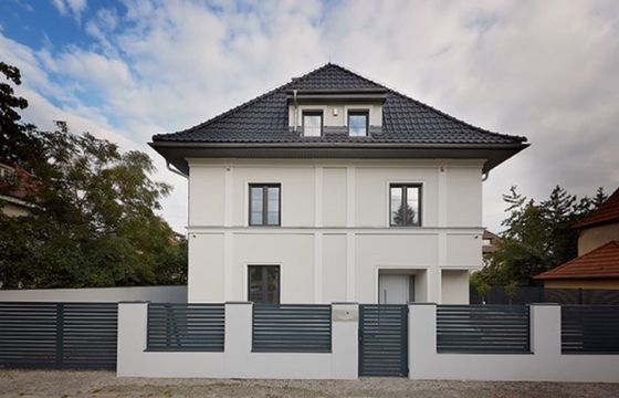Grupa MWE kupiła budynek i chce wejść na rynek radiowy