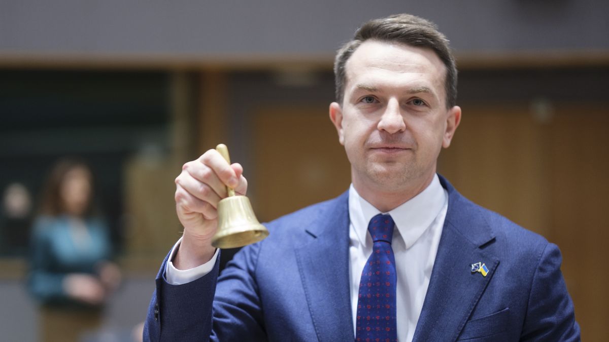 BRUSSELS, BELGIUM - FEBRUARY 25: Polish Minister for European Affairs, President of the Council Adam Stanisaw Szlapka calls his colleague prior the start of an EU General Affairs Council meeting in the Europa building on February 25, 2025 in Brussels, Belgium. Ministers responsible for European affairs will meet in Brussels to start preparations for the European Council of 20-21 March 2025 by discussing an annotated draft agenda. (Photo by Thierry Monasse/Getty Images)