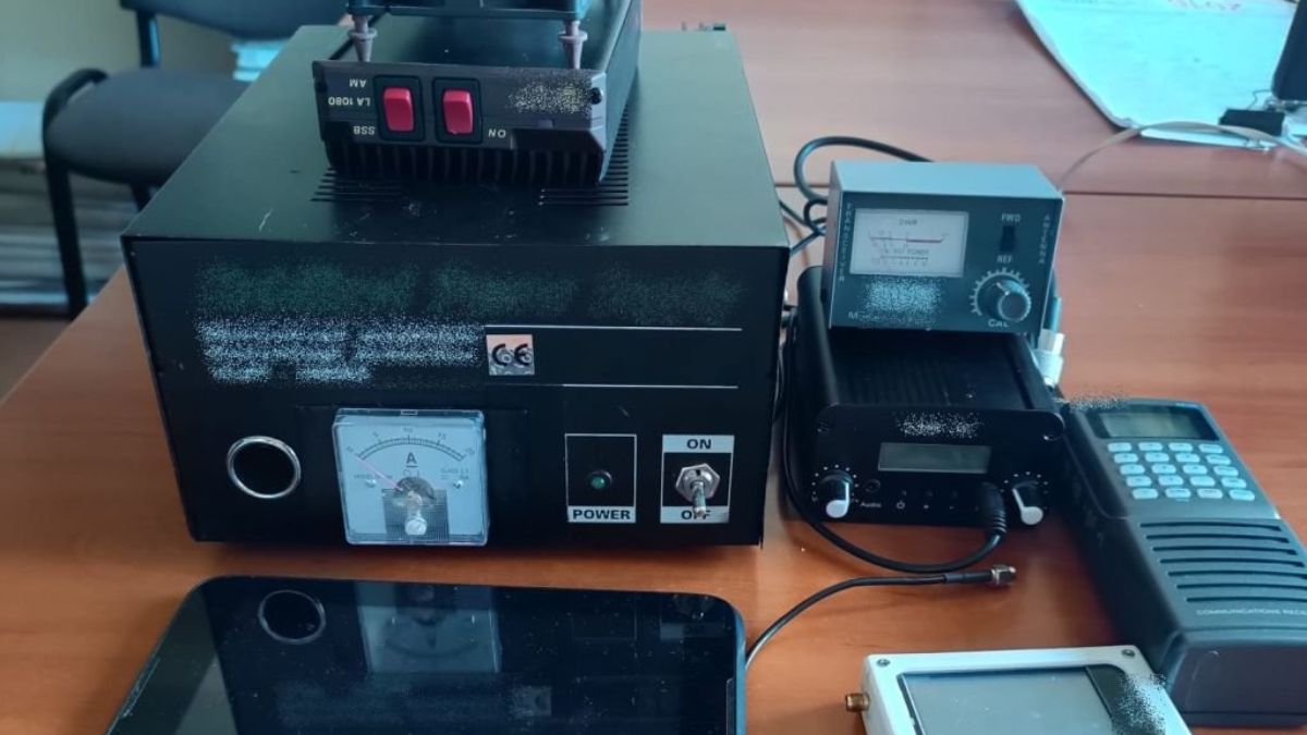 43-latek zakłócał fale radiowe i puszczał oczerniające nagrania