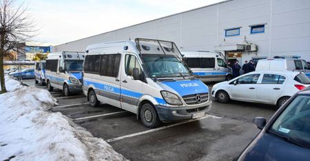 Atak nożownika w Olkuszu. Ofiara relacjonuje. "Wyglądał jakby był opętany"