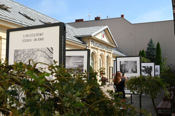 Od Brzechwy po Wróblewskiego. Bogaty czerwiec w Płockiej Galerii Sztuki