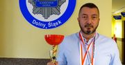 Ma mundur i wielką siłę. Policjant został mistrzem Polski w wyciskaniu