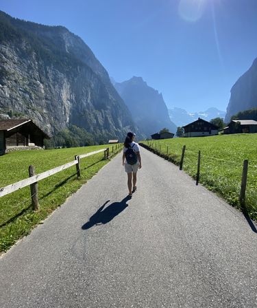 Podróż kamperem po Szwajcarii – dolina Lauterbrunnen