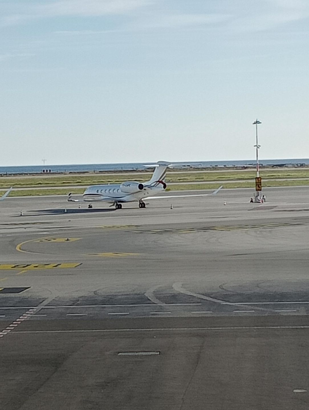 Prywatny odrzutowiec czekał by zabrać Rosjan do domu