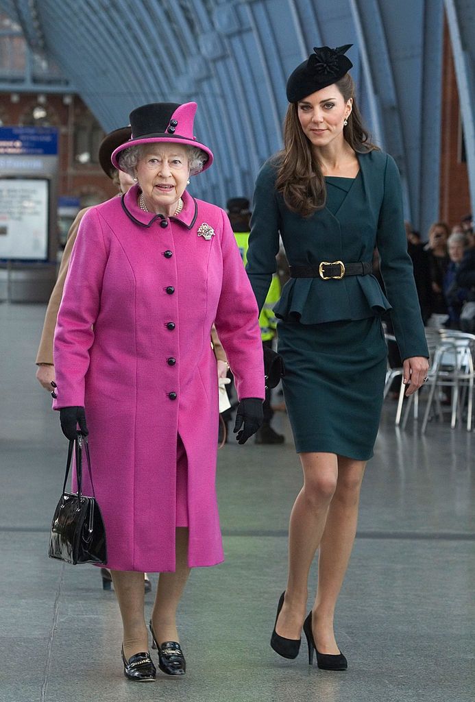 Królowa Elżbieta II i księżna Kate