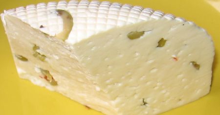 Zatruty ser w Lidlu. GIS ostrzega. Może wywołać bardzo groźną chorobę