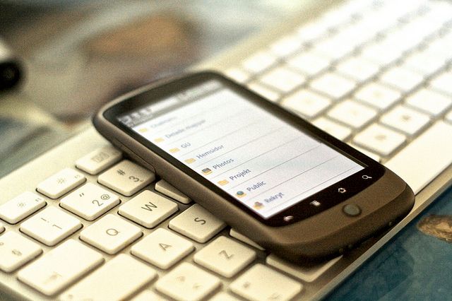 Wolimy Internet na komórce od tego na innym sprzęcie? 1