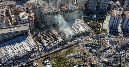 Rośnie liczba ofiar trzęsienia ziemi na granicy Turcji i Syrii