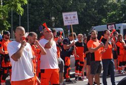 Protest w Katowicach. Ratownicy medyczni wyszli na ulice. Padły gorzkie słowa