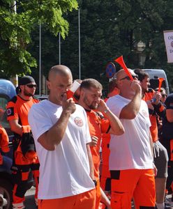 Protest w Katowicach. Ratownicy medyczni wyszli na ulice. Padły gorzkie słowa