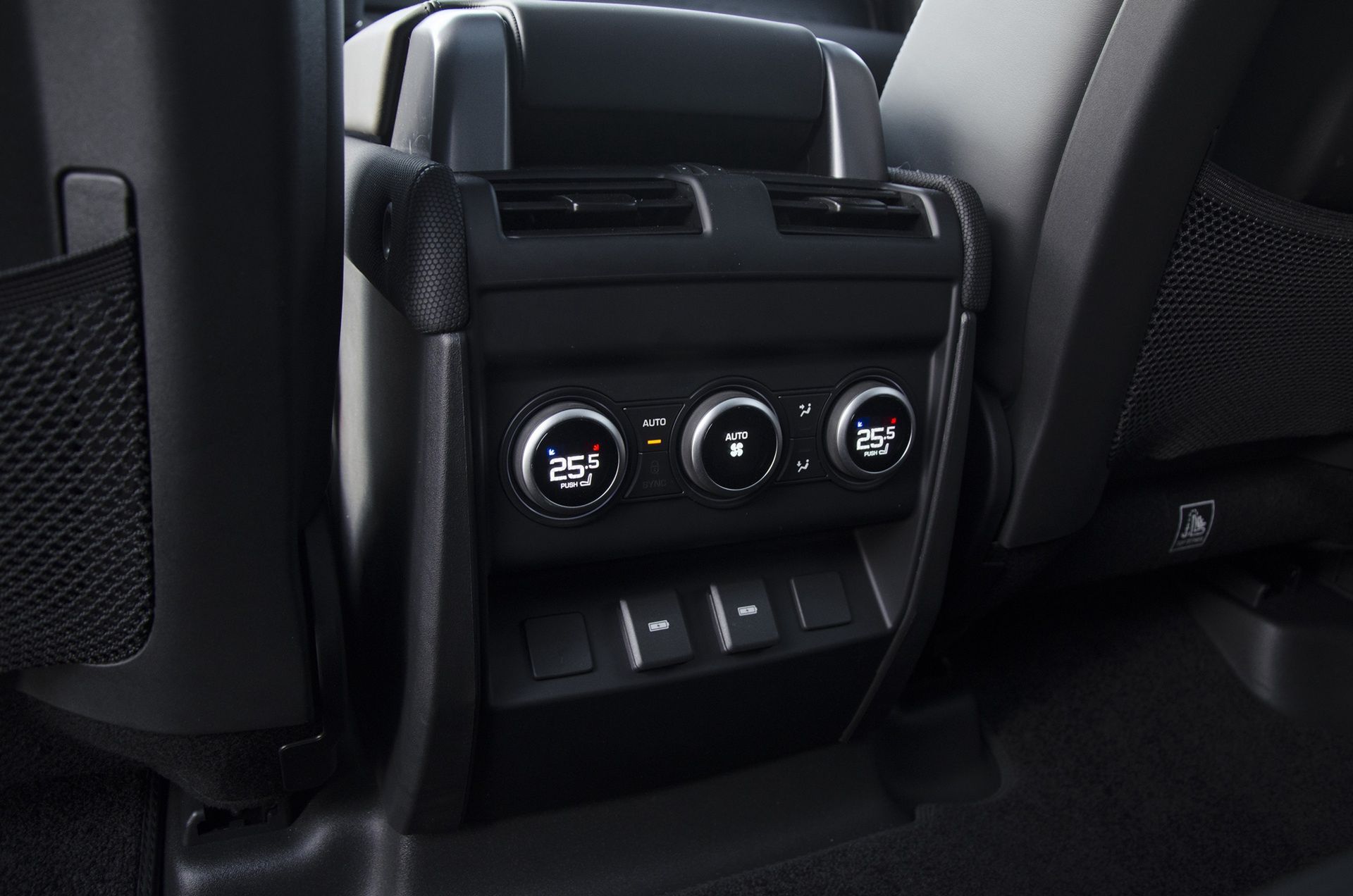 Land Rover Defender V8