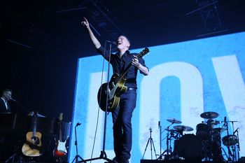 Kraków: Bryan Adams nie tylko zagra koncert - będzie okazja spotkać go pod samym Wawelem
