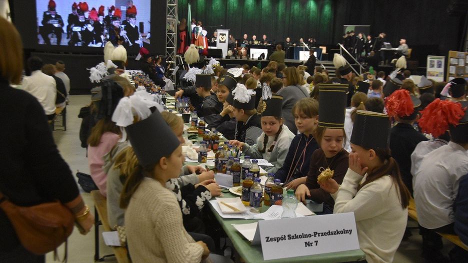 Wałbrzychu Festiwal Tradycji Górniczych, który potrwa aż pięć dni. Rozpoczęła go rewelacyjna Szychta Szkolna