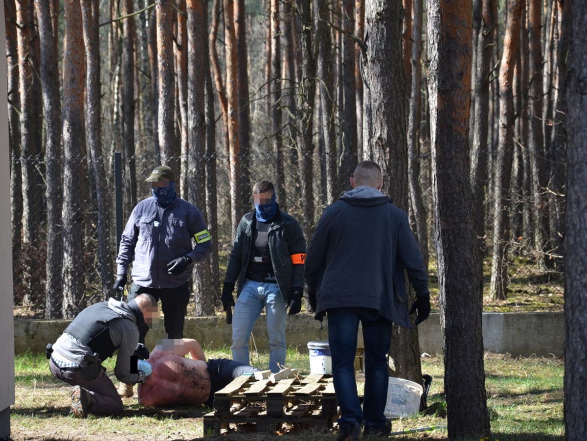 Mazowieckie. Policja zatrzymała podejrzanego o kłucie przedmiotem "przypominającym igłę"