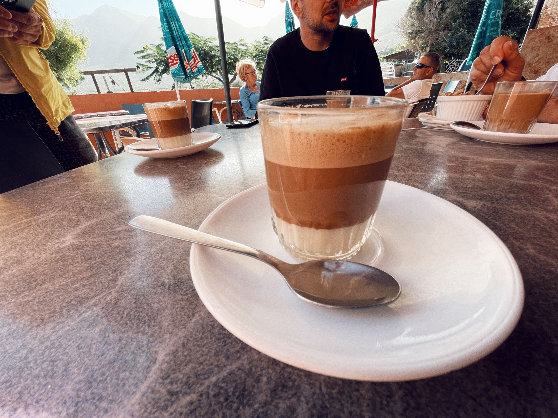 Kawa leche leche, czyli z dodatkiem mleka spienionego oraz skondensowanego 