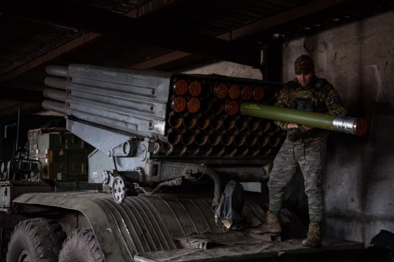 Serbian G-2000 rockets being loaded into the Ukrainian BM-21 Grad.