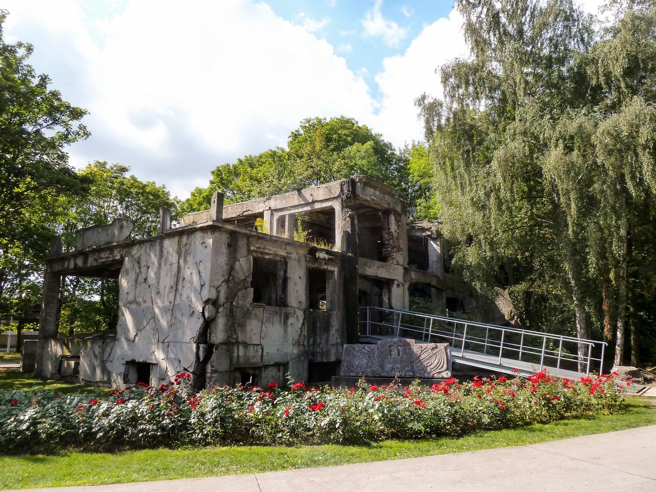 Ruiny schronu na Westerplatte