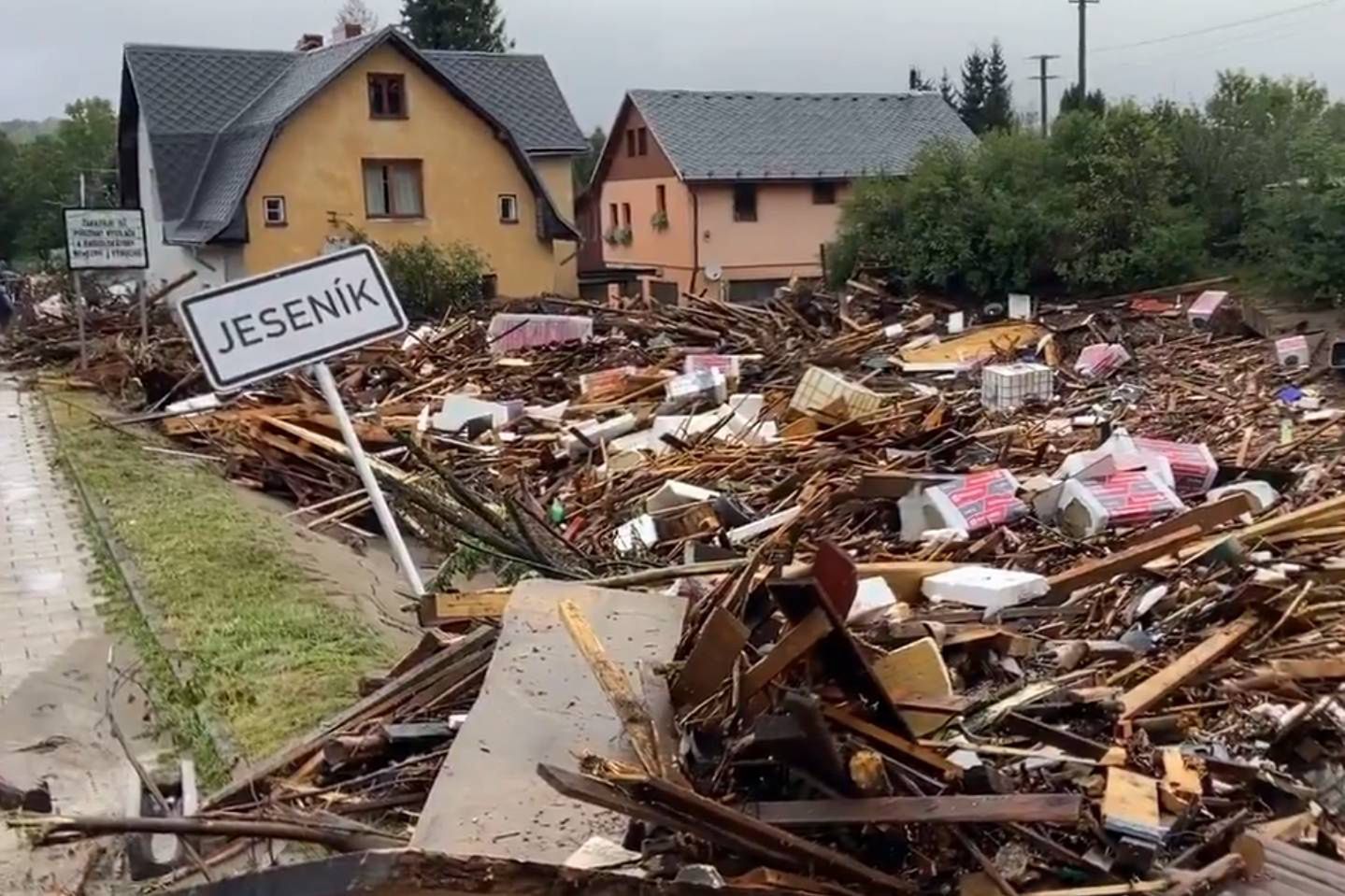 Czeski Jesenik pod wodą. Horror rozgrywa się tuż przy polskiej g