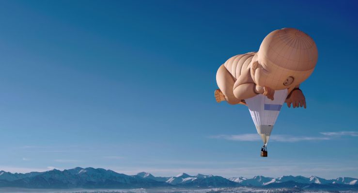 „Przekrój” startuje jako rocznik. Promuje go balon-gigant nad Warszawą