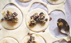 Do uszek zawsze wybieram te suszone grzyby. Farsz jest tak pyszny i pełen smaku, że każdy pyta o składniki