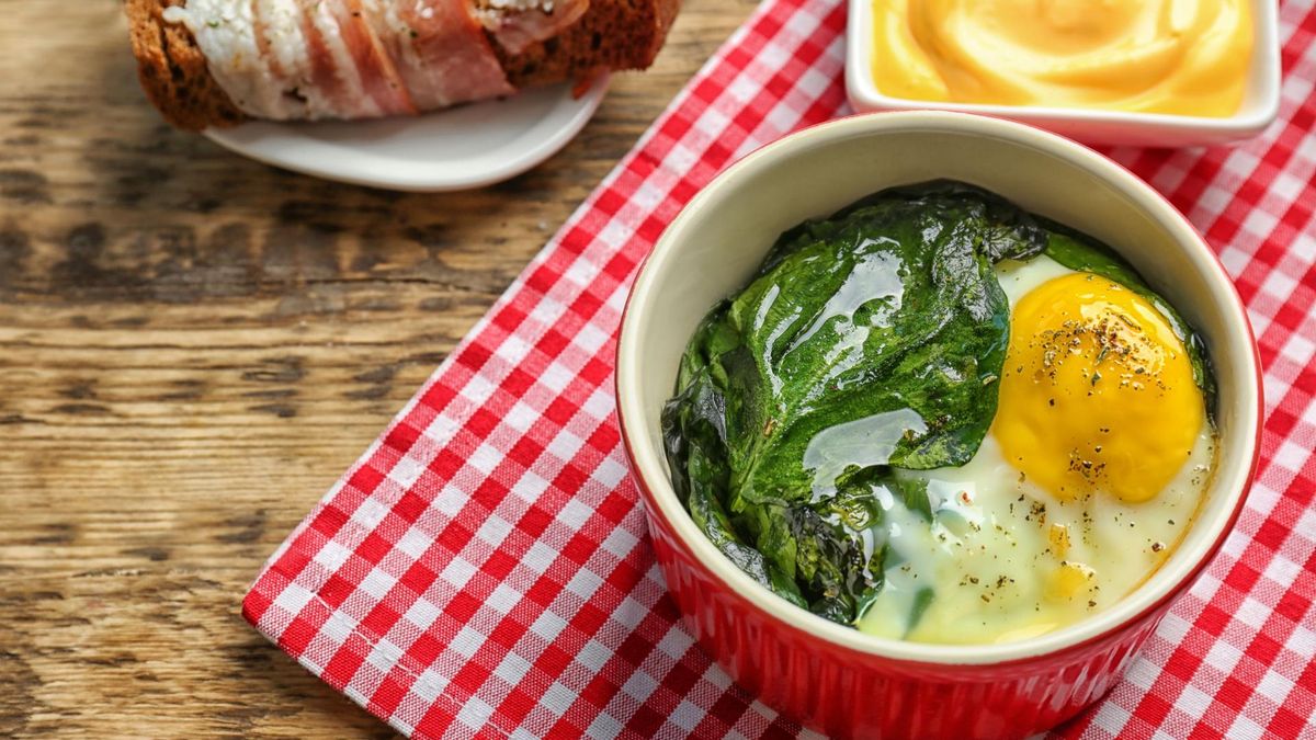 Jajka ze szpinakiem na śniadanie