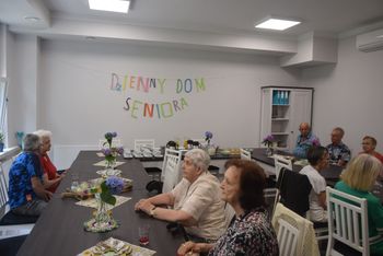 Rybnik: Dzienny Dom Seniora. Najstarsi mieszkańcy mogą w nim wspólnie spędzić czas. Mają tam zajęcia, rehabilitacje, spacery