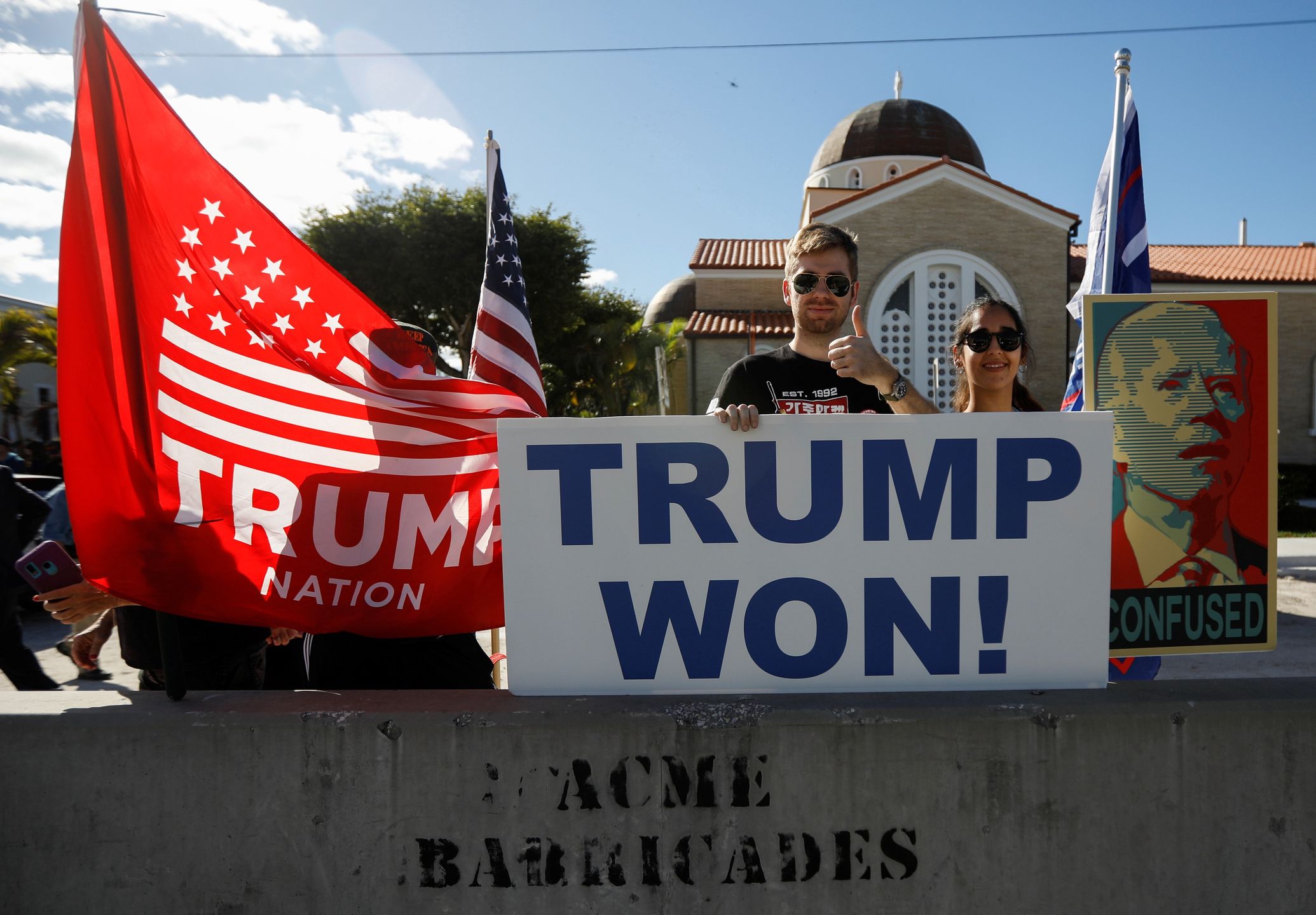 Zwolennicy Donalda Trumpa witają go na Florydzie po zakończeniu kadencji