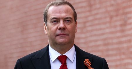 Miedwiediew znów wpadł w szał. "Wypadki się zdarzają"