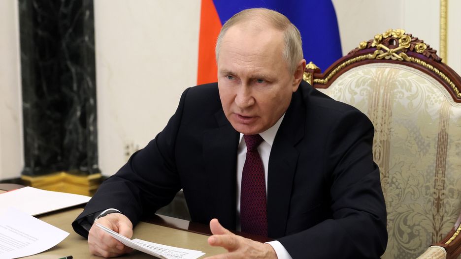 Russian President Vladimir Putin chairs a meeting of the Government's Coordination Council on the needs of the Russian Armed Forces, other troops, military formations and bodies, via a video conference at the Kremlin in Moscow, Russia, 24 November 2022. EPA/ALEXEI BABUSHKIN / KREMLIN POOL / SPUTNIK MANDATORY CREDIT Dostawca: PAP/EPA.