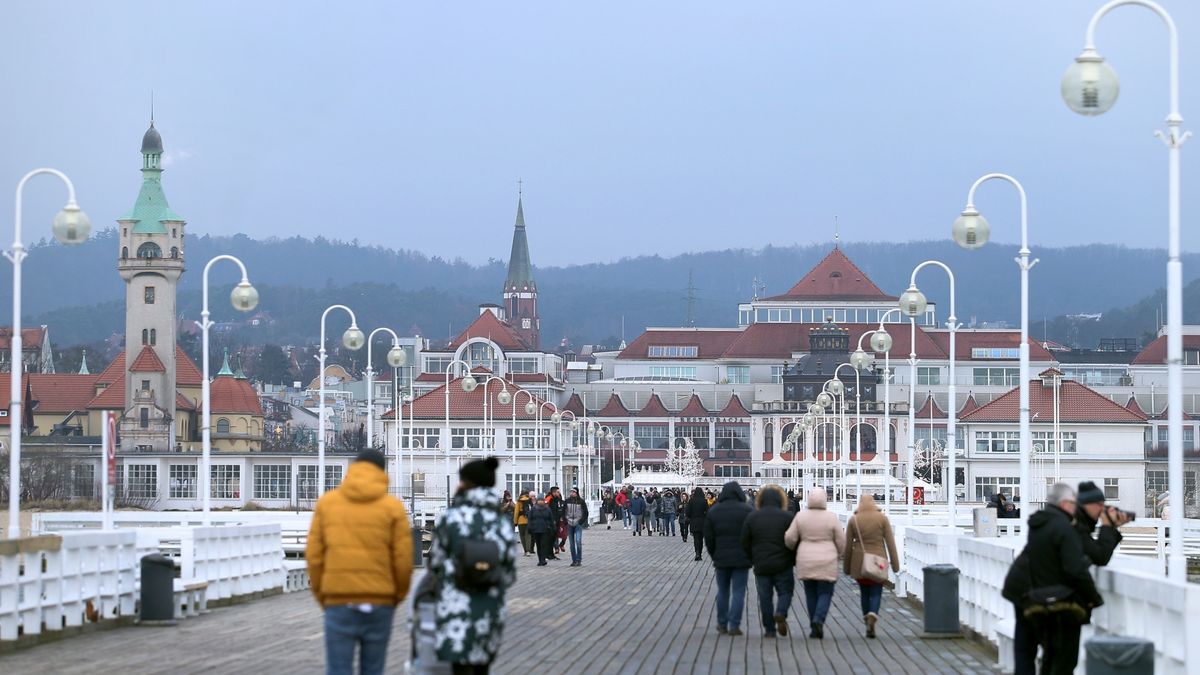 Sopot. Molo zamknięte z uwagi na zbyt dużą liczbę spacerowiczów